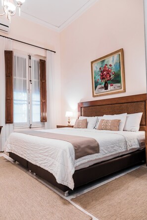 Premium Suite | Premium bedding, down duvets, minibar, in-room safe - Gran Hotel del Paraguay (Asunción)
