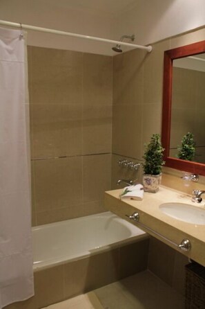 Ensemble douche/baignoire, baignoire relaxante profonde