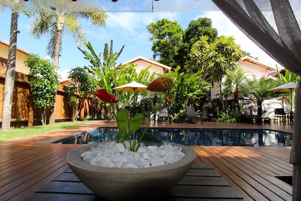 Kolam renang outdoor