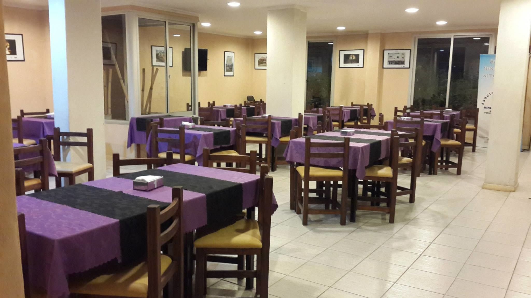 breakfast, lunch and dinner served