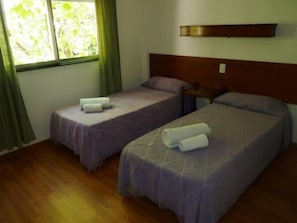 Free cribs/infant beds, free rollaway beds, free WiFi, bed sheets - Hotel Aoma Mar del Plata (Mar del Plata)