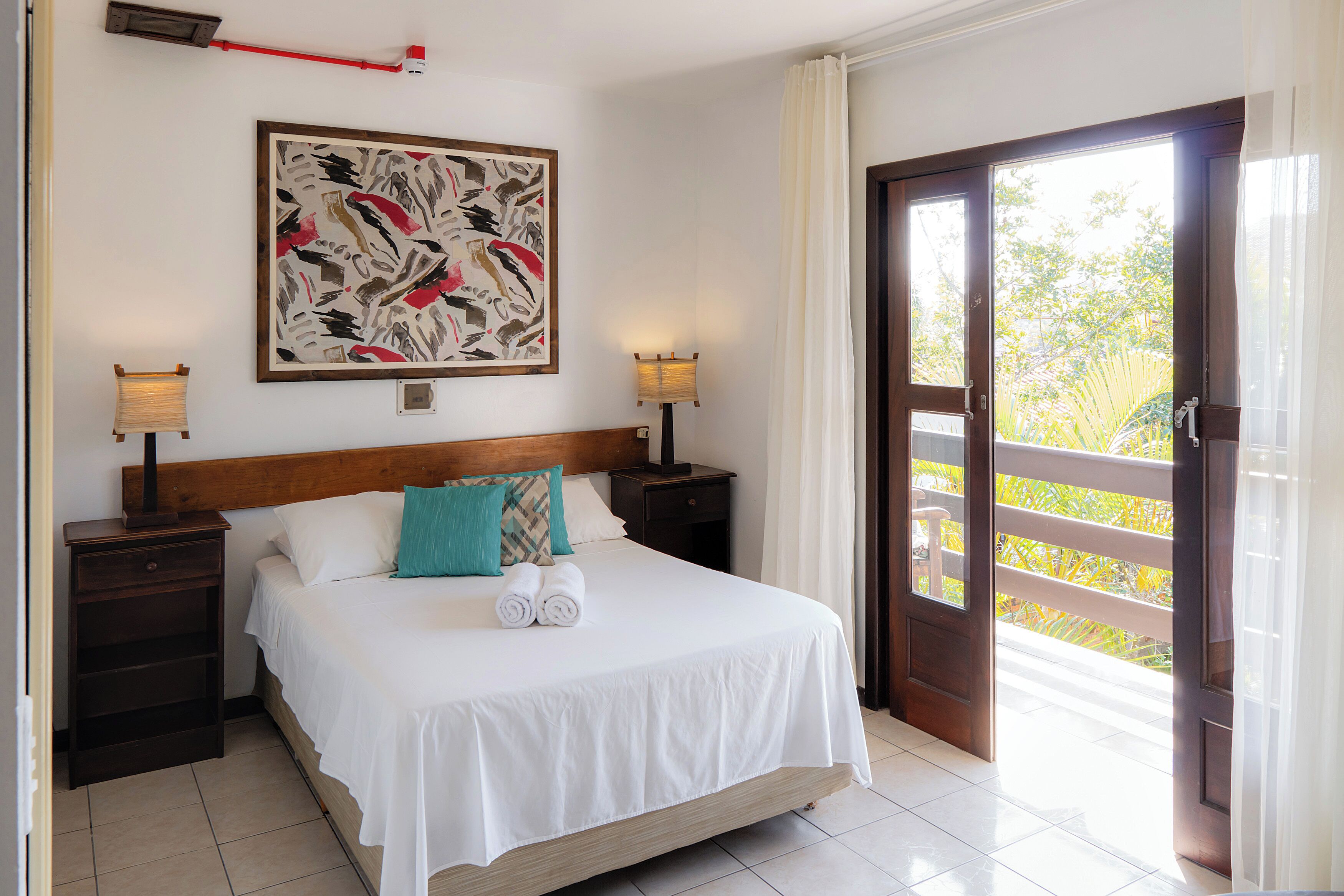 suite, garden view | minibar, desk, blackout curtains, free wifi