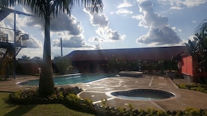 Piscine extérieure