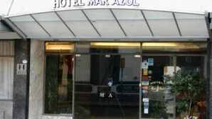The entrance to Hotel Mar Azul with a glass facade and a sign above the doors. - Hotel Mar Azul (Mar del Plata)