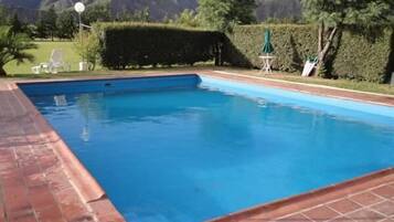Pool | Seasonal outdoor pool