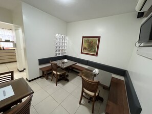 Free daily buffet breakfast  - Pousada Bomar (Bombinhas)