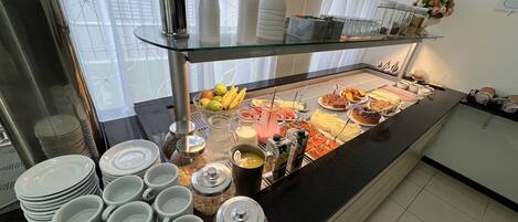 Free daily buffet breakfast
