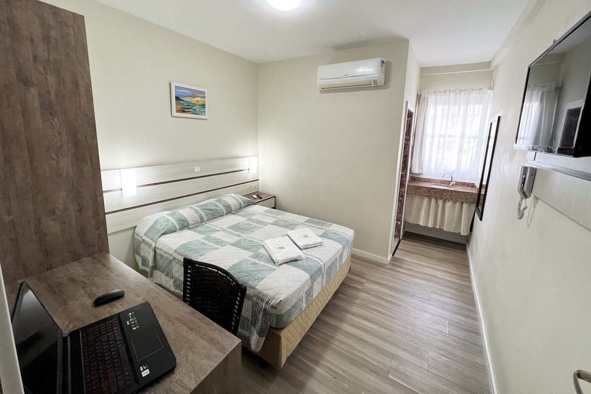 1 habitación, minibar, caja de seguridad en la habitación y escritorio