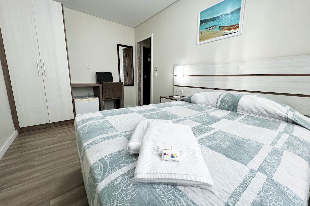 1 habitación, minibar, caja de seguridad en la habitación y escritorio