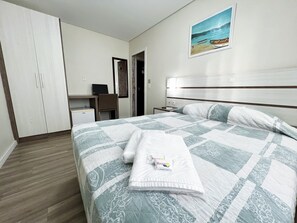 Family Quadruple Room, 2 Bedrooms | Minibar, in-room safe, desk, iron/ironing board - Pousada Bomar (Bombinhas)