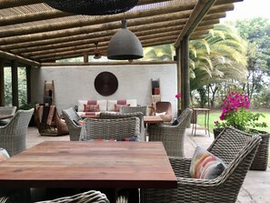 아침 식사, 점심 식사, 저녁 식사 제공, 세계 요리