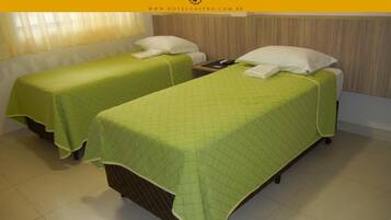 迷你吧、書桌、遮光窗簾/窗簾、免費 Wi-Fi