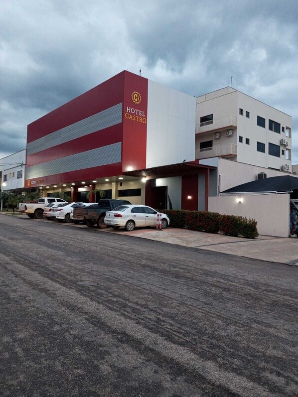 واجهة المنشأة