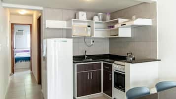 Duplex, Ocean View | Private kitchen | Fridge, microwave, stovetop, cookware/dishes/utensils
