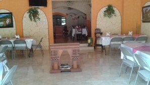مطعم