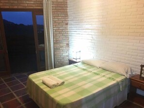 Minibar, wifi gratis y ropa de cama 