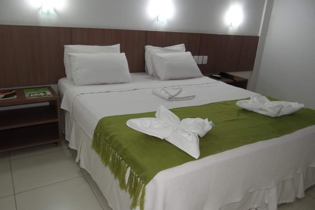 basic double room | 1 bedroom, minibar, desk, blackout curtains