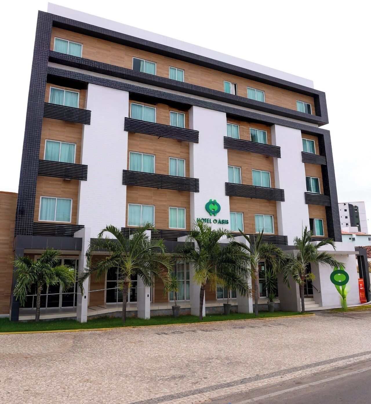 Ducha, artículos de tocador gratuitos, secador de pelo, toallas