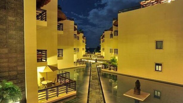 Balcony - Aldea Thai 2225, 2 Bedrooms (Playa del Carmen)