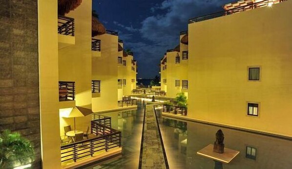 Balcony - Aldea Thai 2225, 2 Bedrooms (Playa del Carmen)