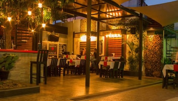 Breakfast, lunch, dinner served; international cuisine