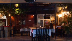 Breakfast, lunch and dinner served  - Hotel Ramada Inn (San Salvador)