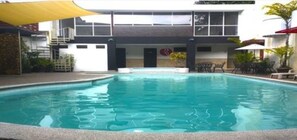 室内游泳池，室外游泳池