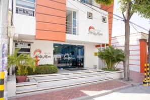 Fachada de la propiedad