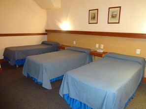 In-room safe, bed sheets - Hotel Plaza Rafaela (Rafaela)
