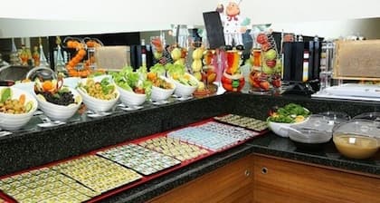 Golden Lounge Hotel