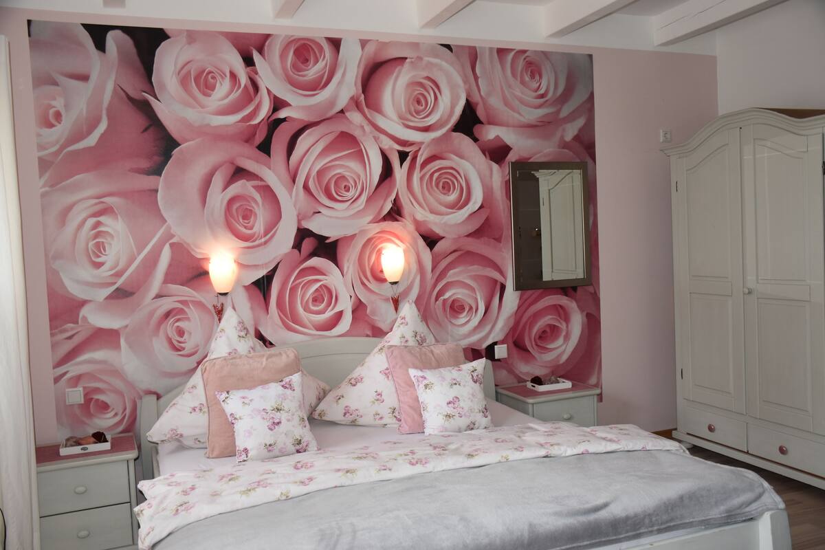 Hypo-allergenic bedding, in-room safe, individually decorated