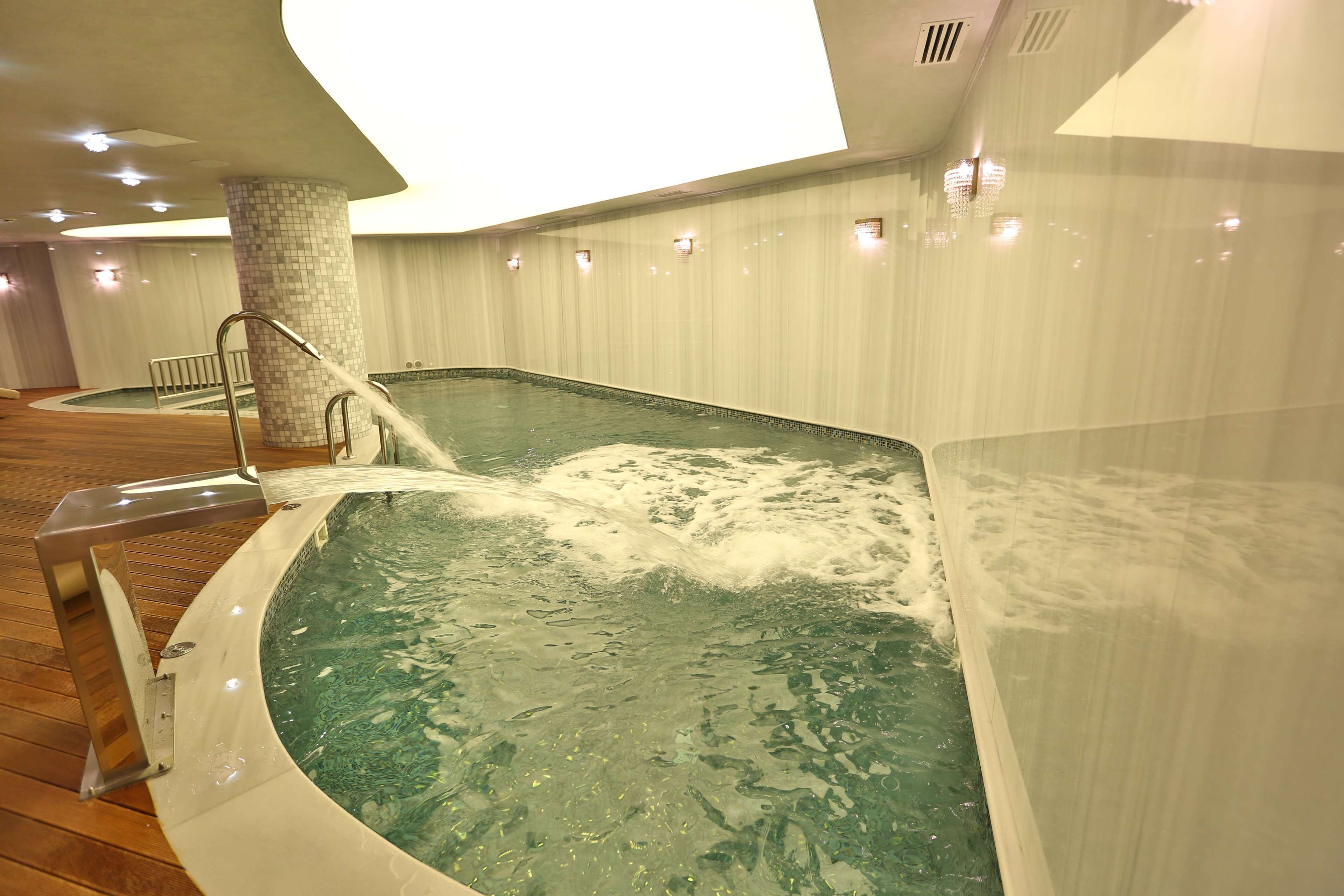sauna, hot tub, turkish bath/hammam, hot stone massages
