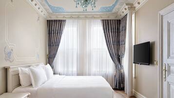 Luxe villa | Luxe beddengoed, een minibar, een kluis op de kamer