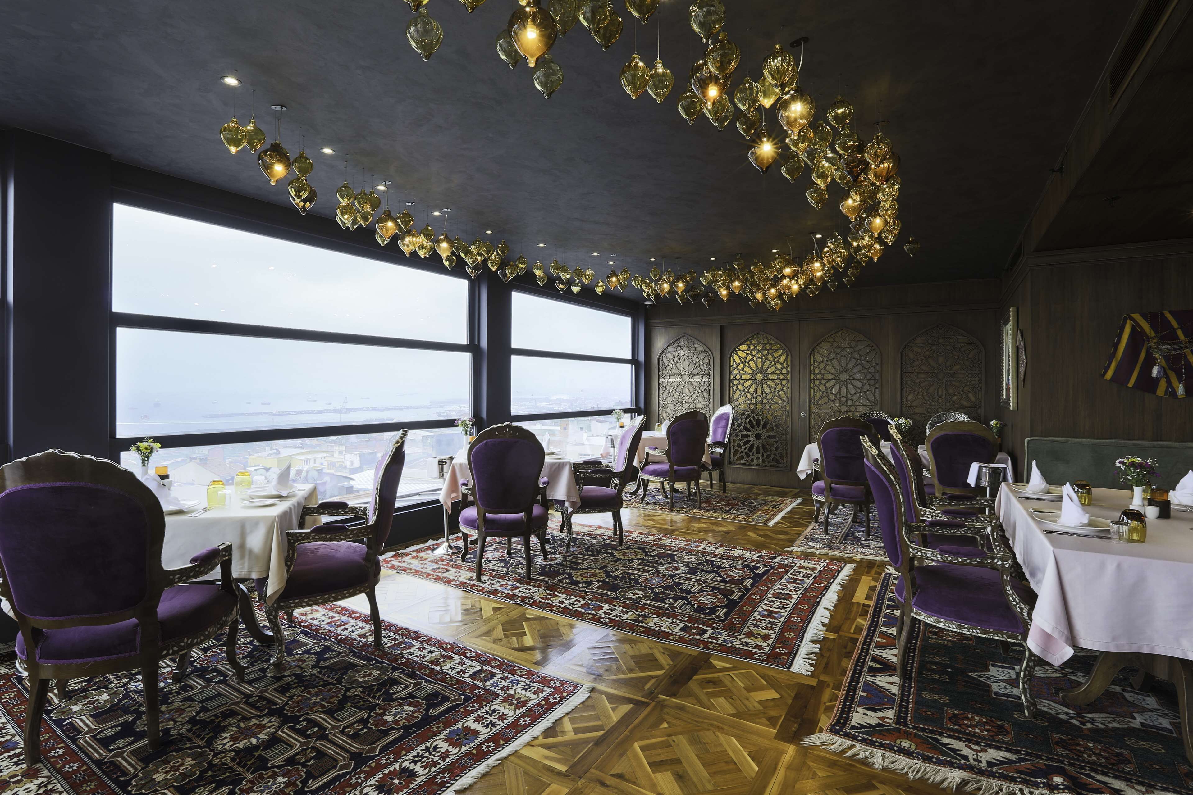 breakfast, lunch, dinner served; sea views