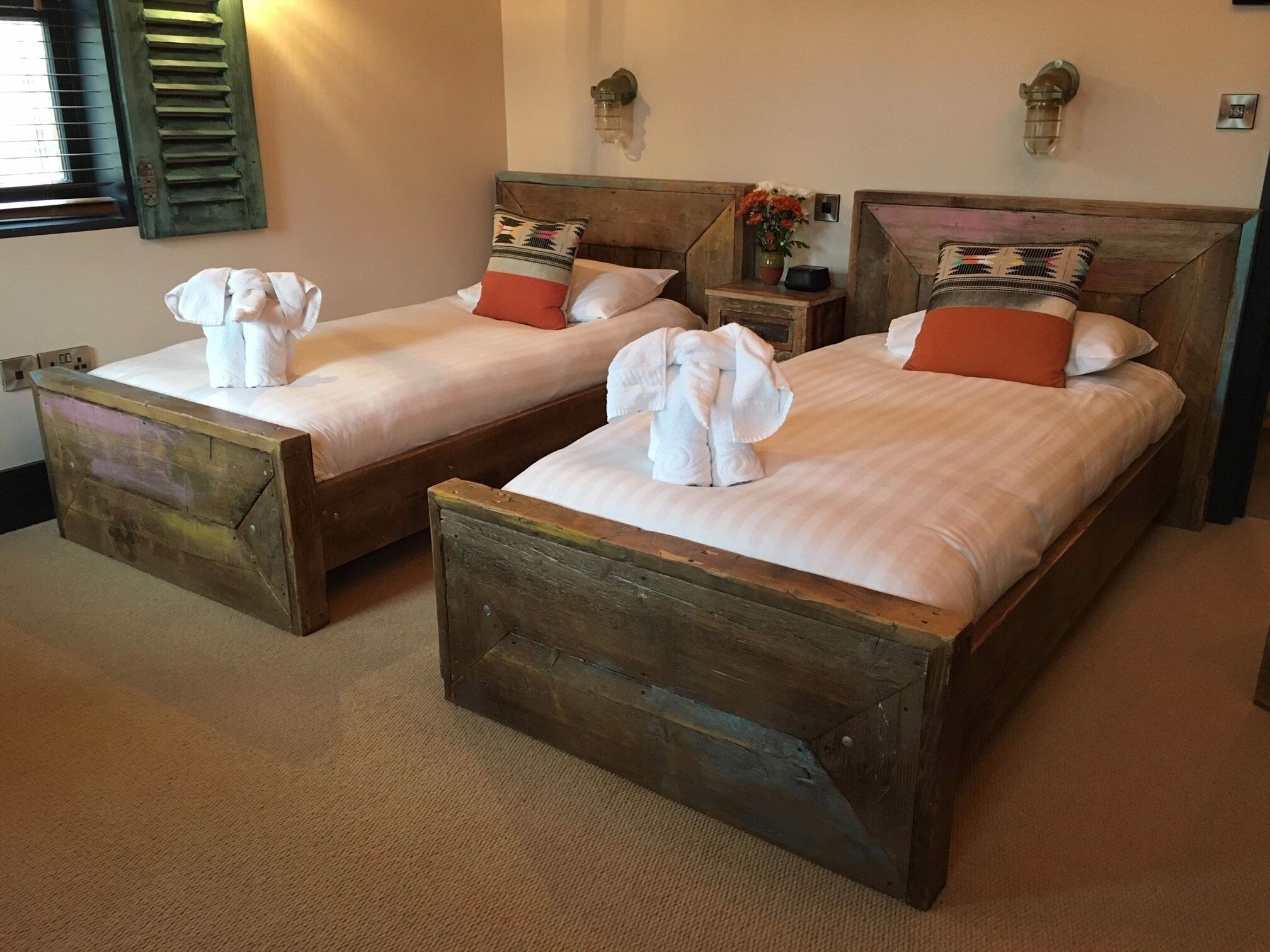 Egyptian cotton sheets, premium bedding, in-room safe