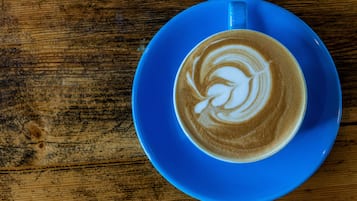 Free daily English breakfast