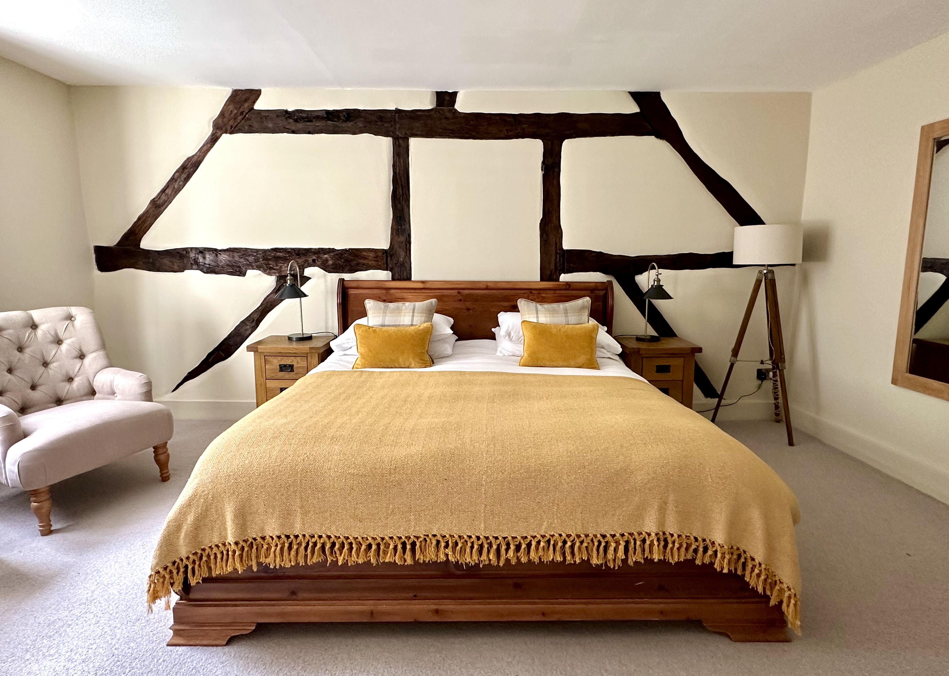 واي فاي مجانًا وملاءات أسرّة