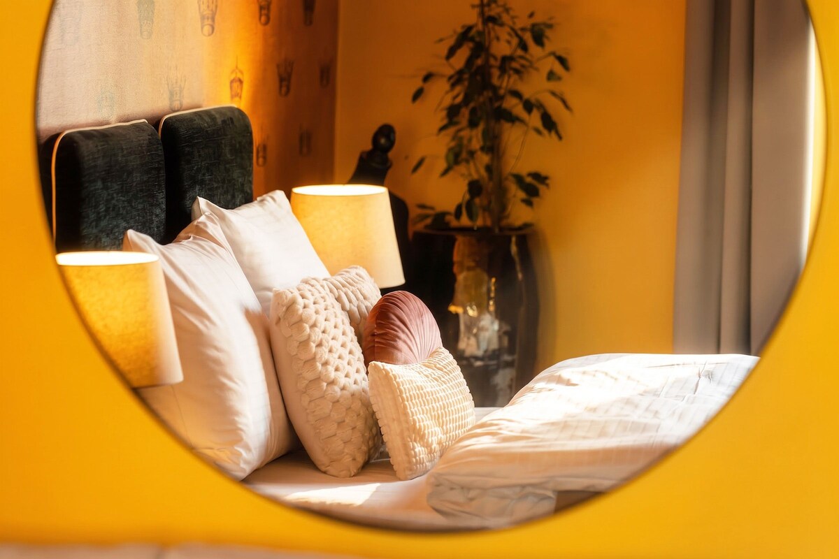 Deluxe Apartment, 2 Bedrooms, Balcony | Premium bedding, in-room safe, desk, soundproofing