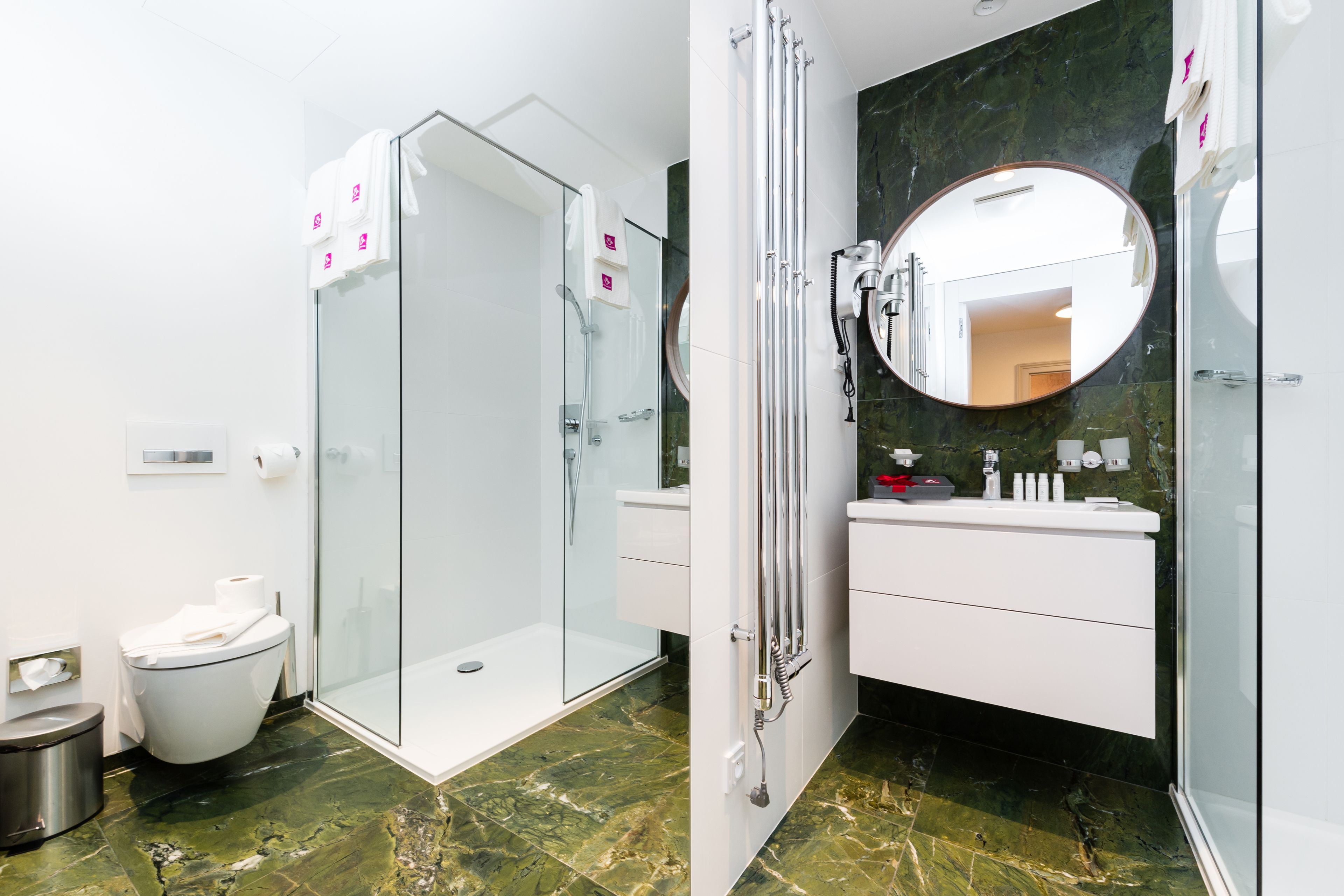 basic room | bathroom | shower, free toiletries, hair dryer, towels