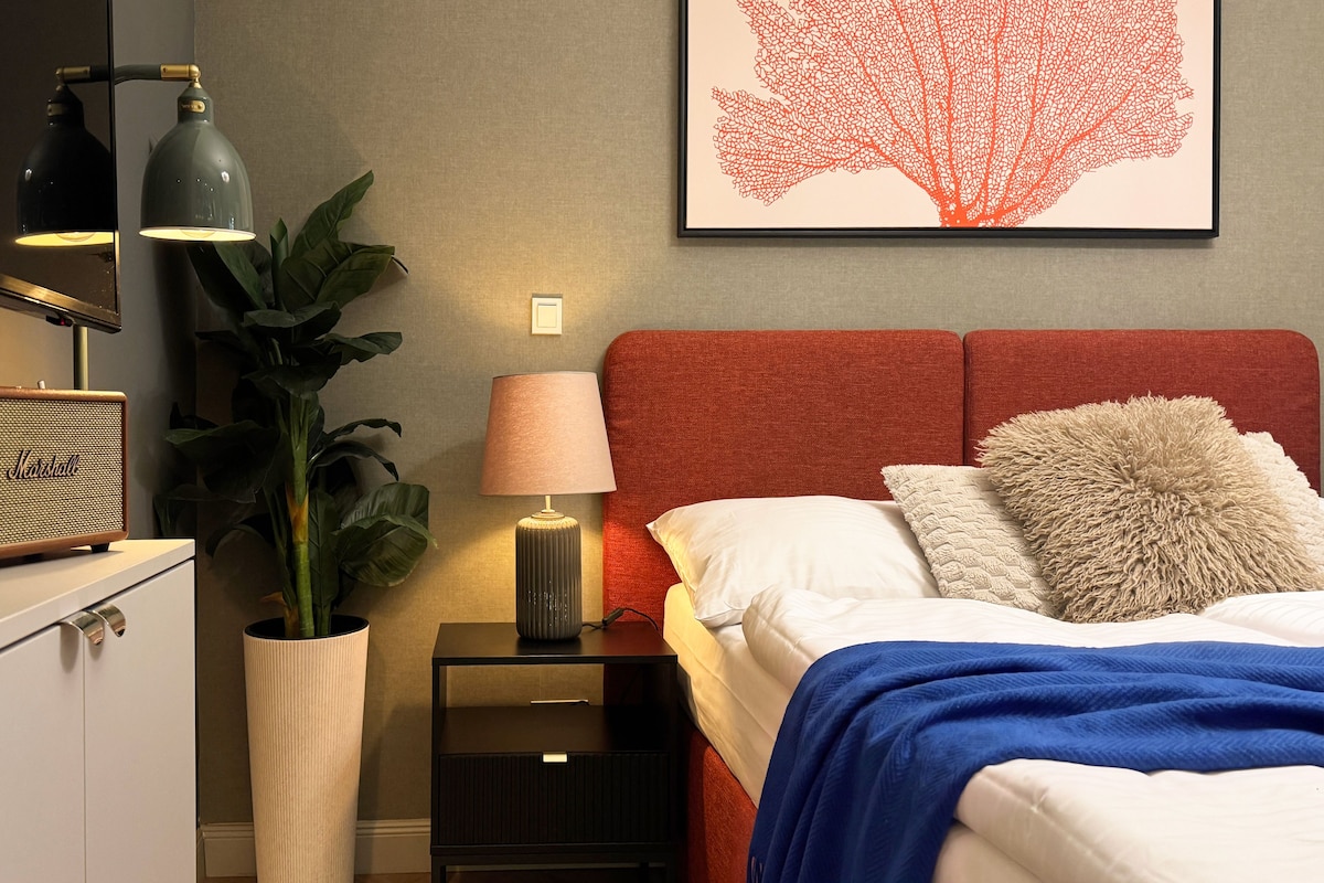 Superior Studio | Premium bedding, in-room safe, desk, soundproofing