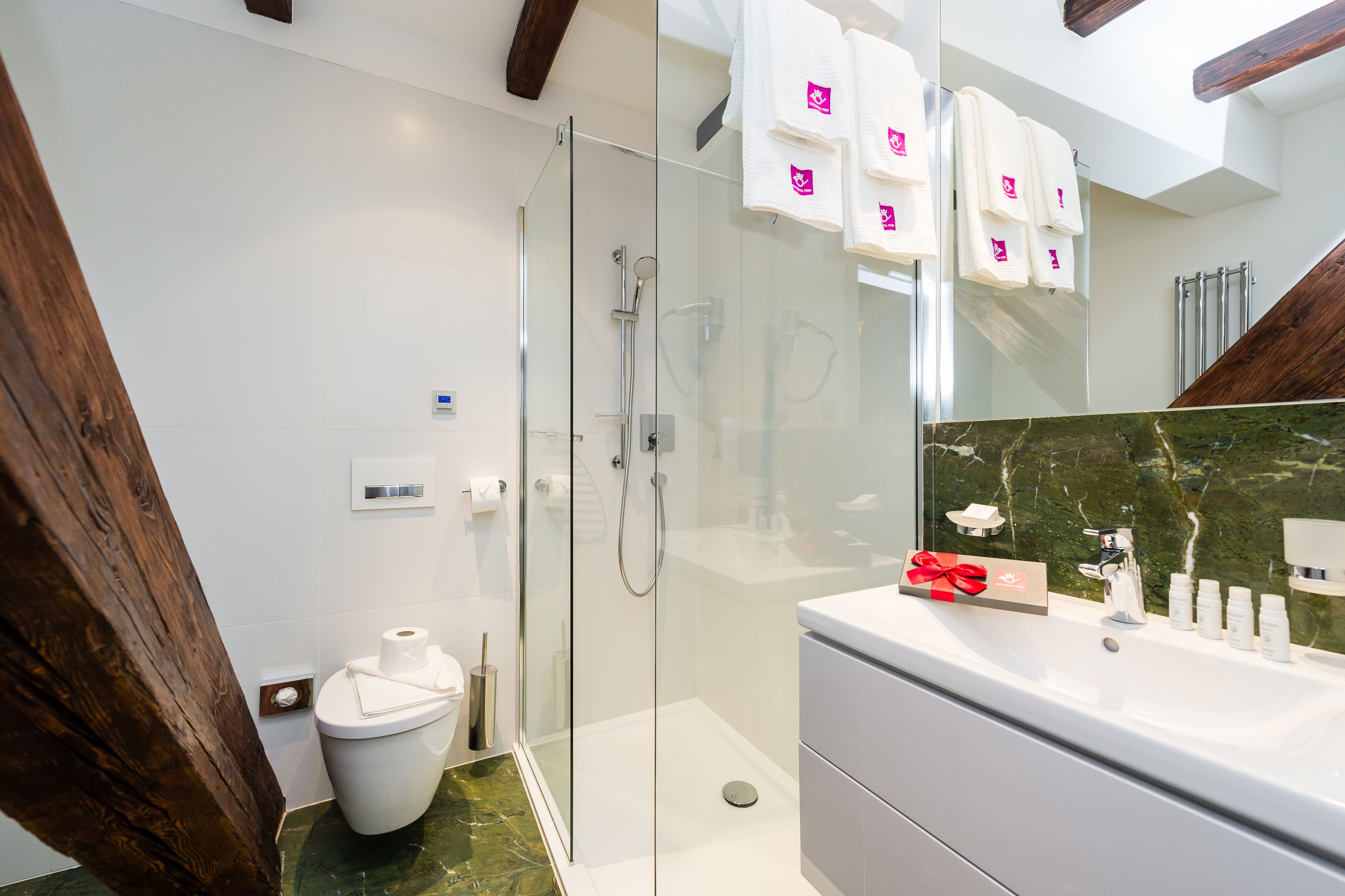 shower, free toiletries, hair dryer, towels