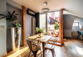 Executive Suite | Dining room