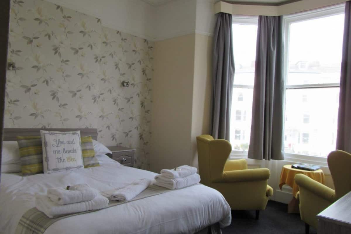 double room | bed sheets