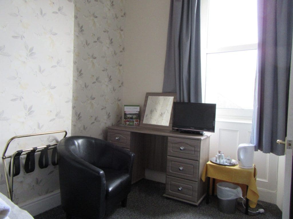 single room | room amenity