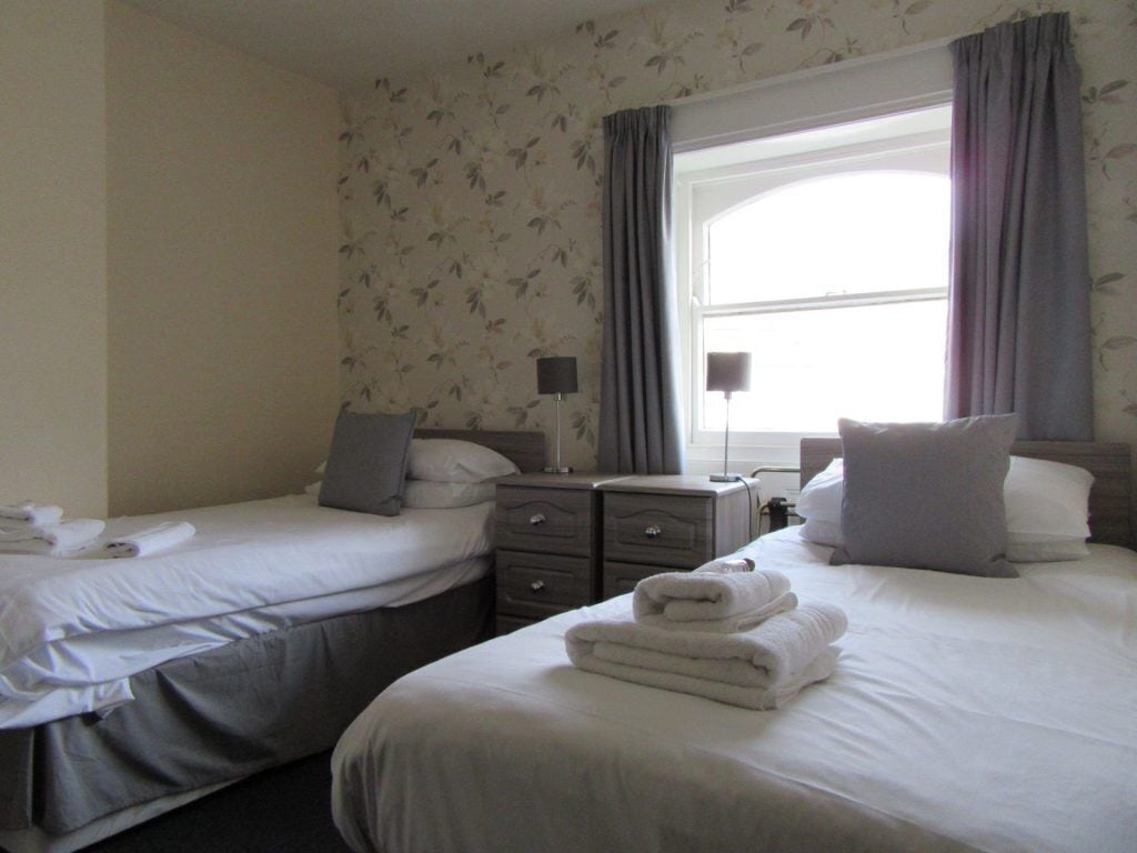 twin room | bed sheets