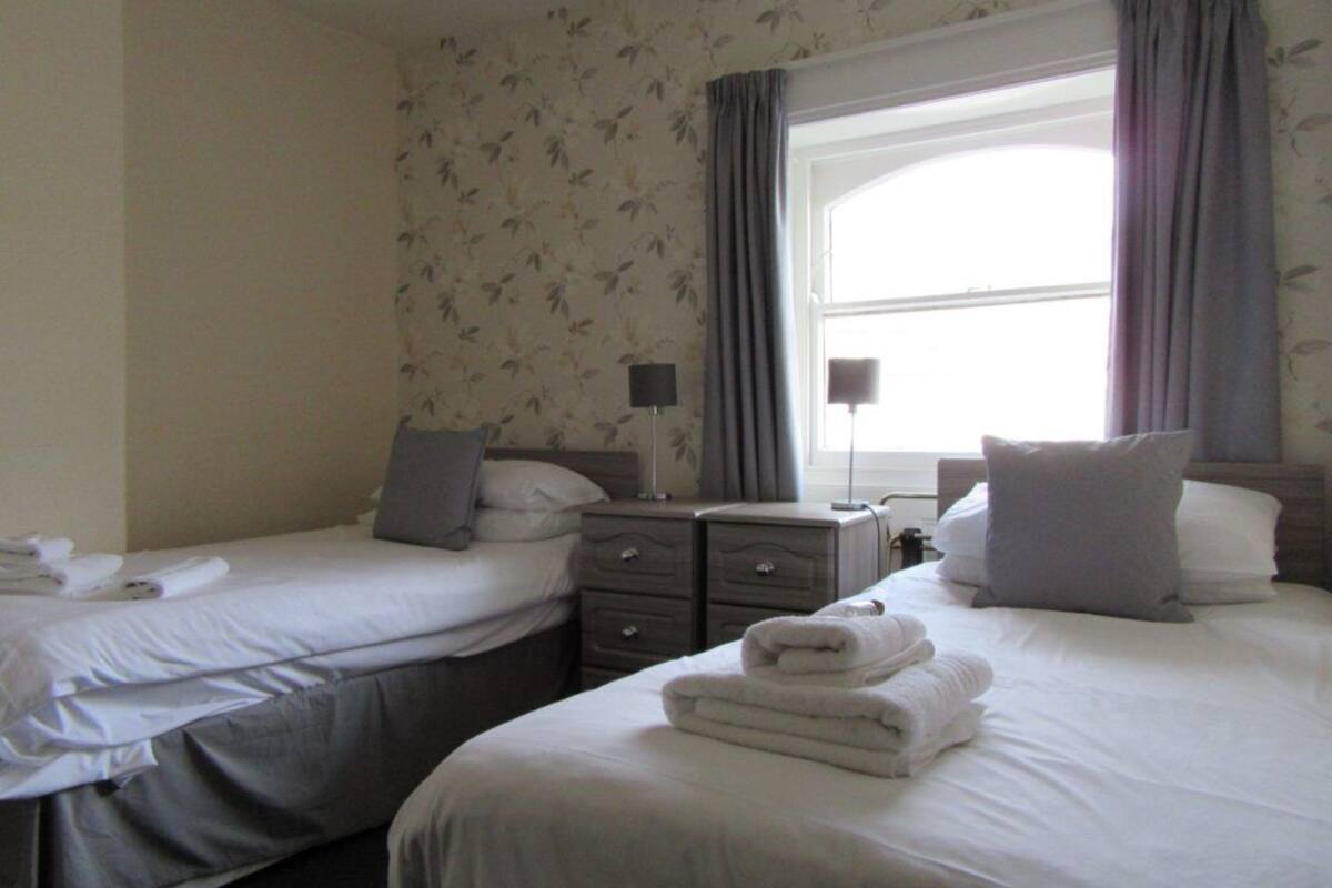 twin room | bed sheets