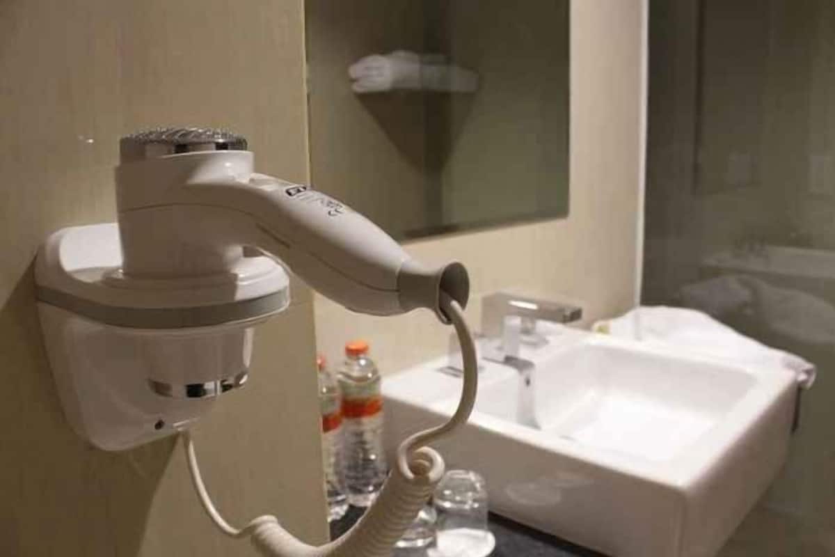 Baño | Ducha, artículos de higiene personal gratuitos y secador de pelo