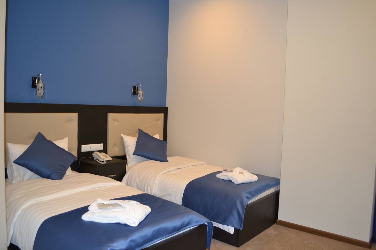Family Room | Minibar, desk, rollaway beds (surcharge), WiFi (free)