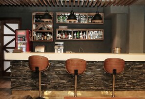 Bar (on property) - Dolabauri Hotel (Tbilisi)