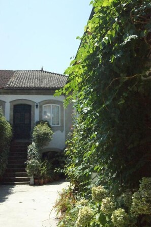 Traditional Townhome, 4 Bedrooms | Terrace/patio